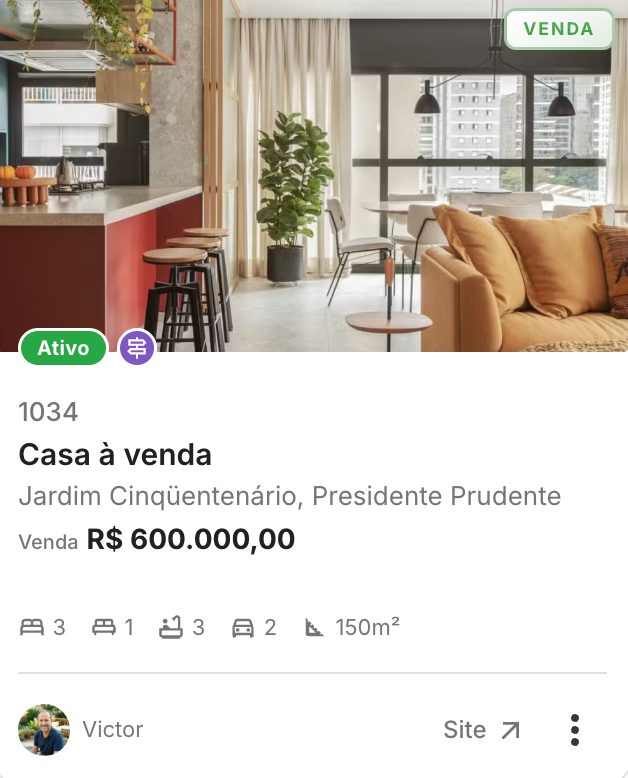 Cartão de imóvel com o selo roxo de placa ao lado do status Ativo